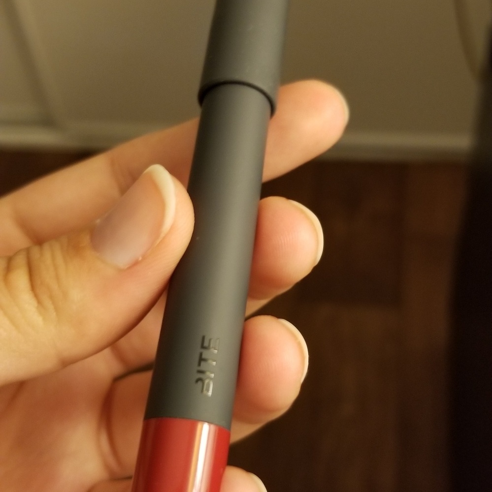 🦊 BITE beauty lip crayon / pencil